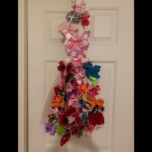 Little girls bow holder with 80 hair bows!